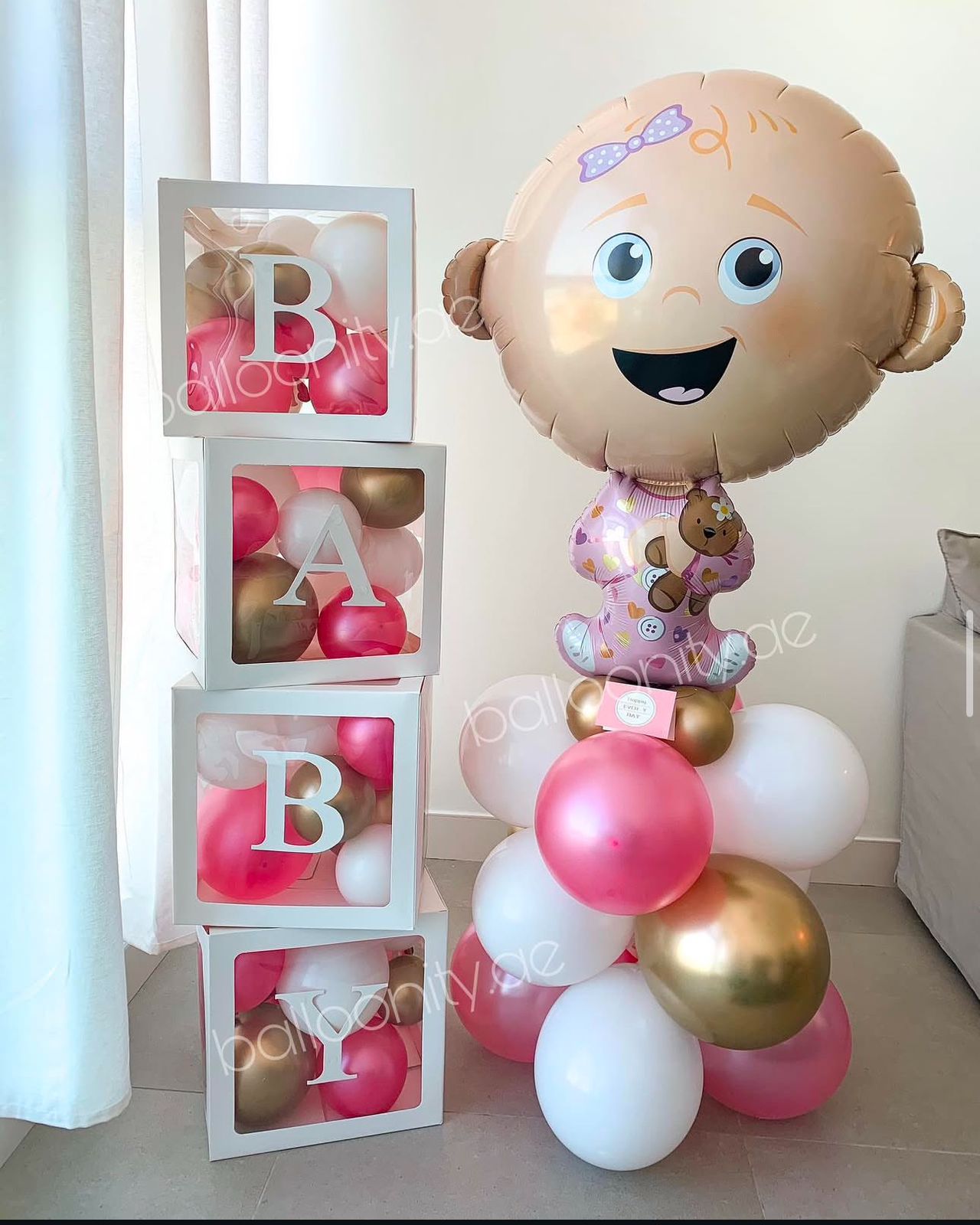 Welcome Baby Set: 4 Baby Boxes + Baby Stand